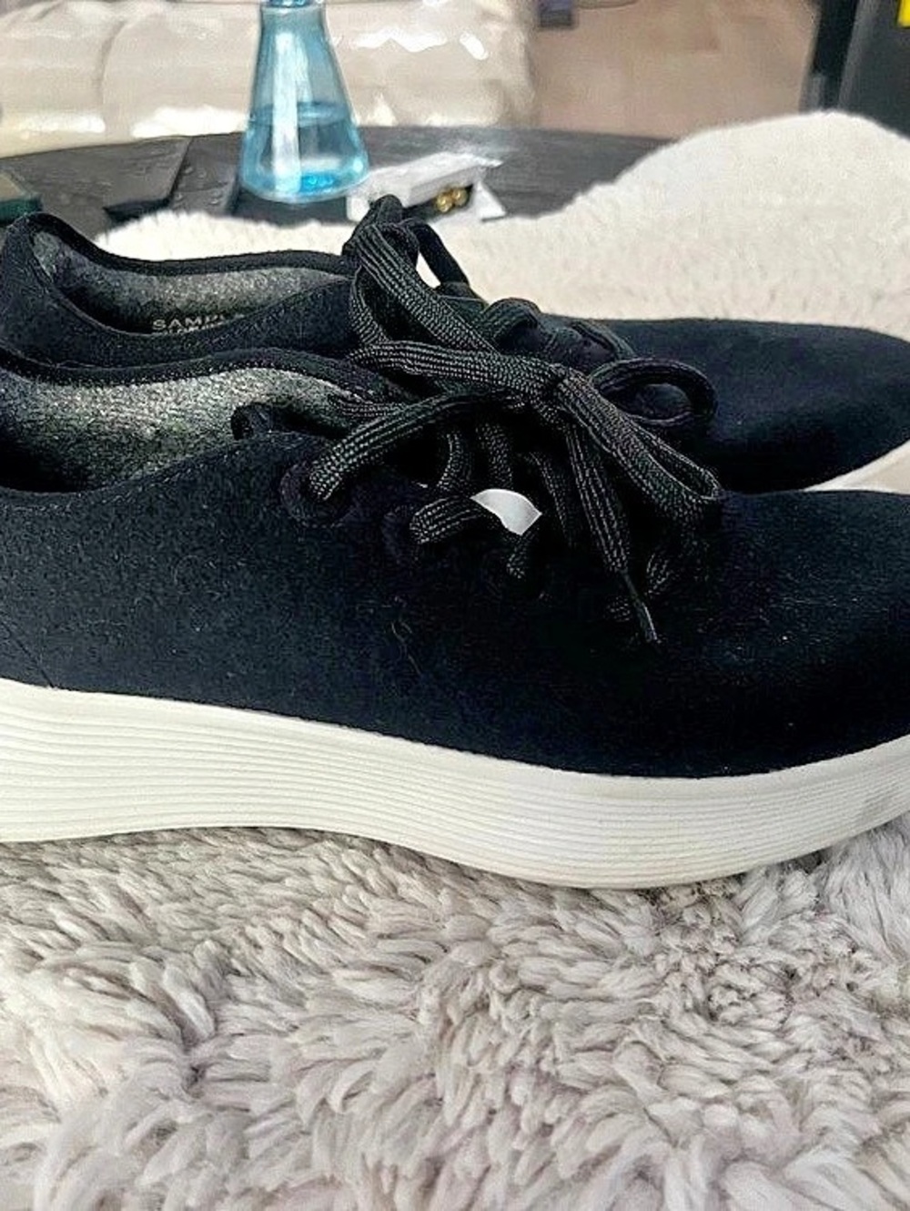 Allbirds Tree Runners Black & White US 11 Sneakers
